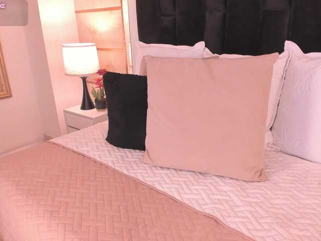 CrystalRose1 live cam on BongaCams
