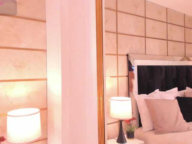 CrystalRose1 live cam on BongaCams
