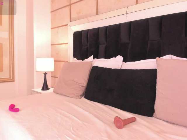 CrystalRose1 live cam on BongaCams