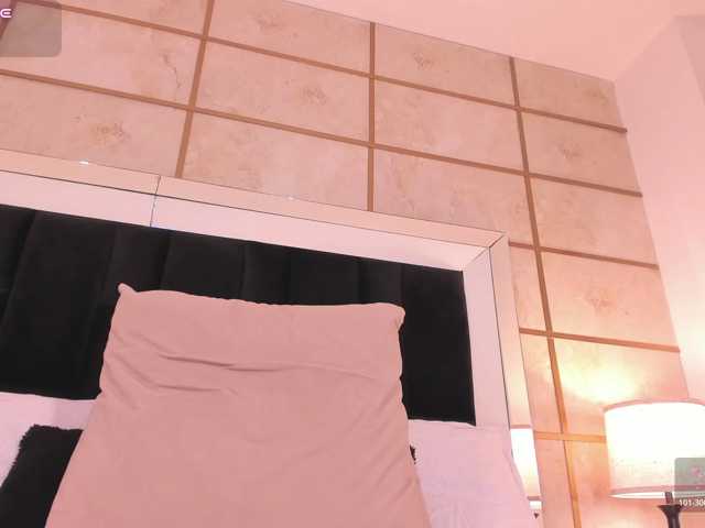 CrystalRose1 live cam on BongaCams