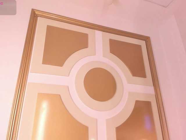 CrystalRose1 live cam on BongaCams