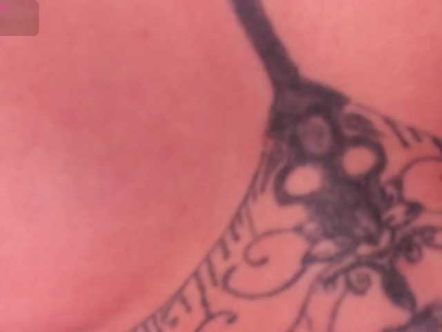 CrystalRose1 live cam on BongaCams