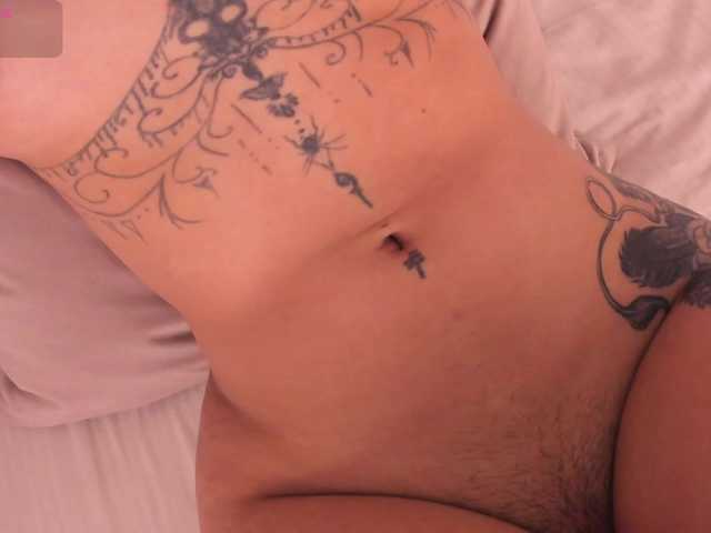CrystalRose1 live cam on BongaCams