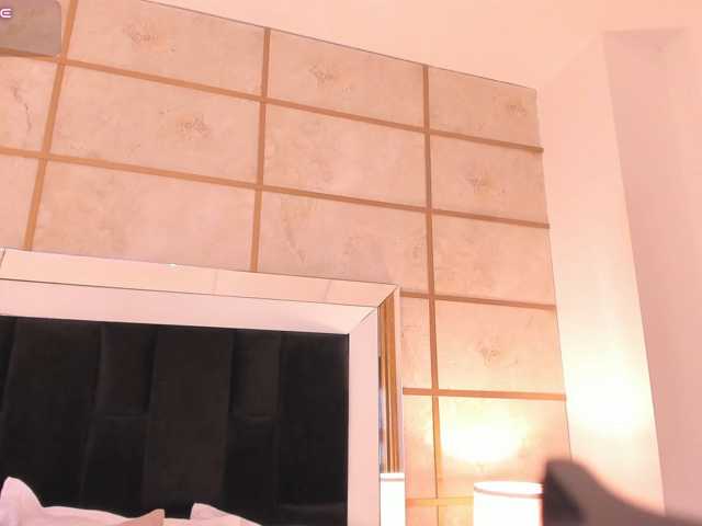 CrystalRose1 live cam on BongaCams