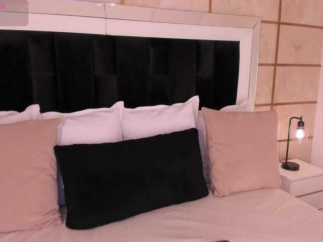 CrystalRose1 live cam on BongaCams