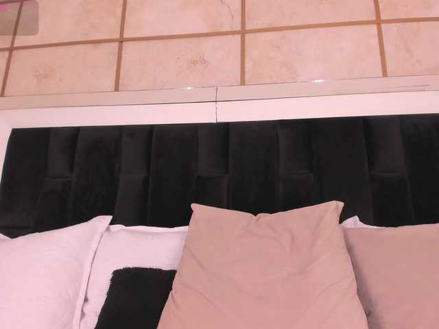 CrystalRose1 live cam on BongaCams