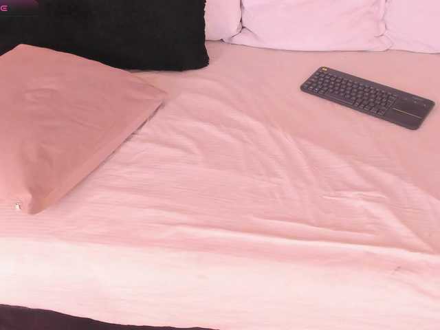 CrystalRose1 live cam on BongaCams