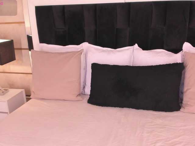 CrystalRose1 live webcam show