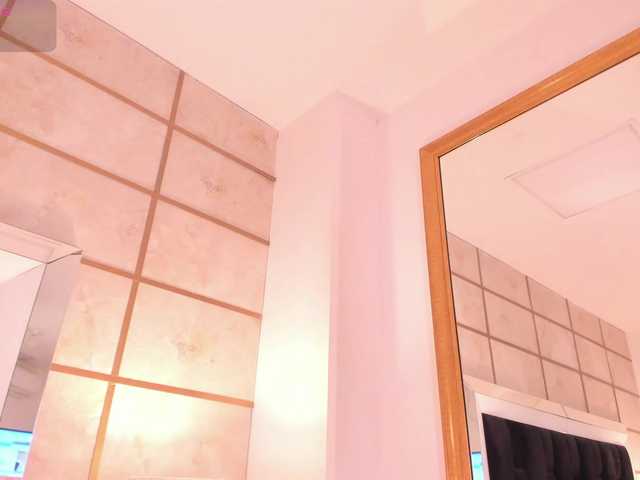 CrystalRose1 live cam on BongaCams