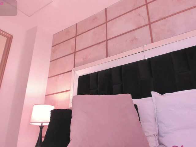 CrystalRose1 live cam on BongaCams