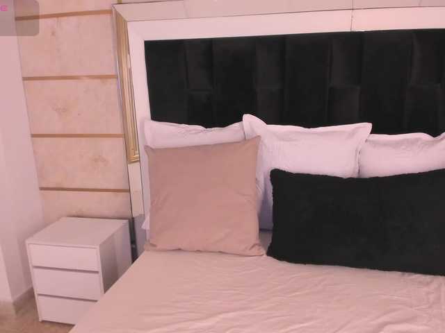 CrystalRose1 live cam on BongaCams