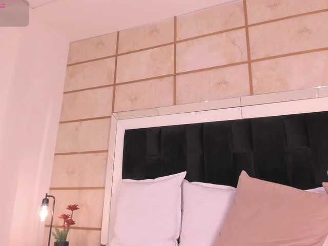 CrystalRose1 live cam on BongaCams