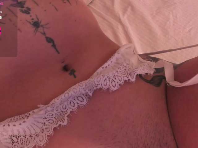 CrystalRose1 live cam on BongaCams