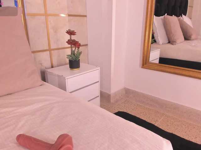 CrystalRose1 Canlı Cam: BongaCams