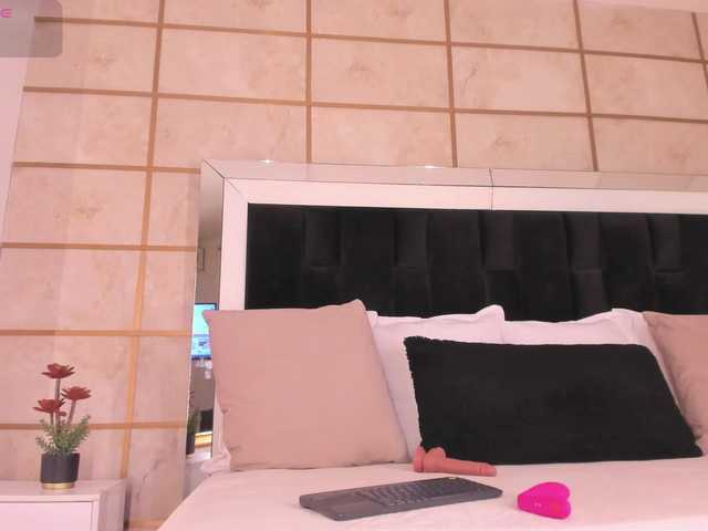 CrystalRose1 live webcam show
