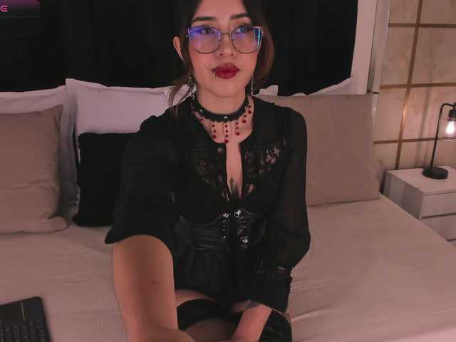 CrystalRose1 live cam on UnifiedCams