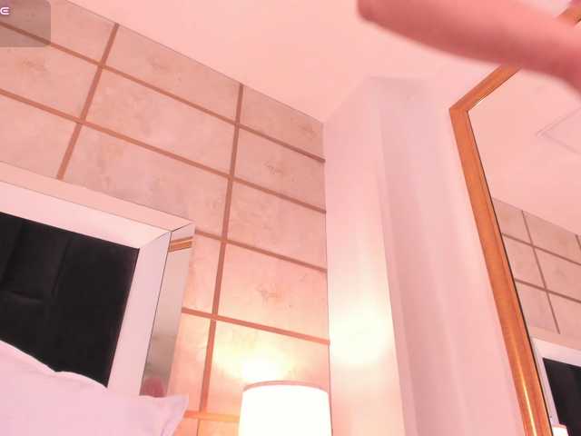 CrystalRose1 live cam on BongaCams