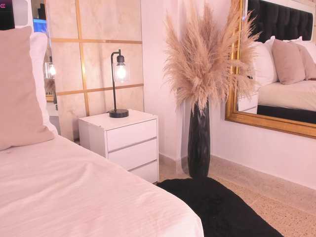 CrystalRose1 live cam on BongaCams