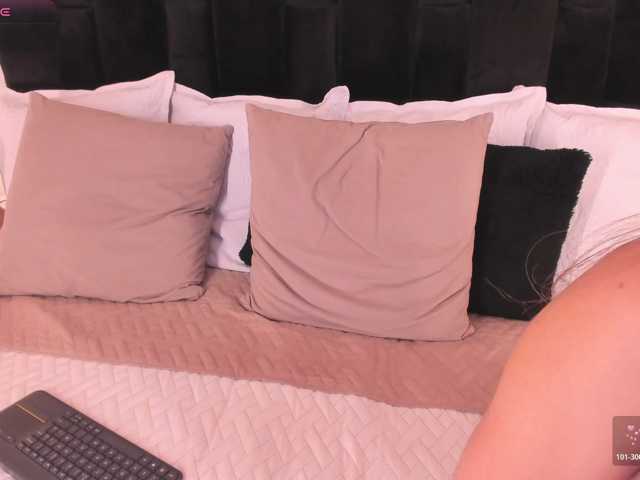 CrystalRose1, live now on BongaCams