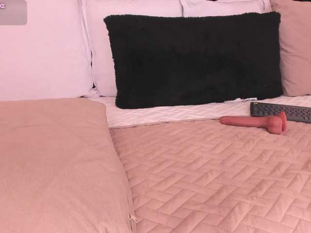 CrystalRose1 live cam on BongaCams