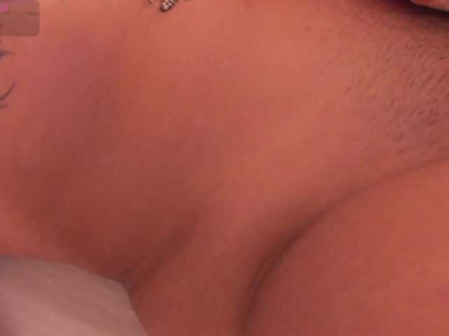 CrystalRose1 live cam on BongaCams