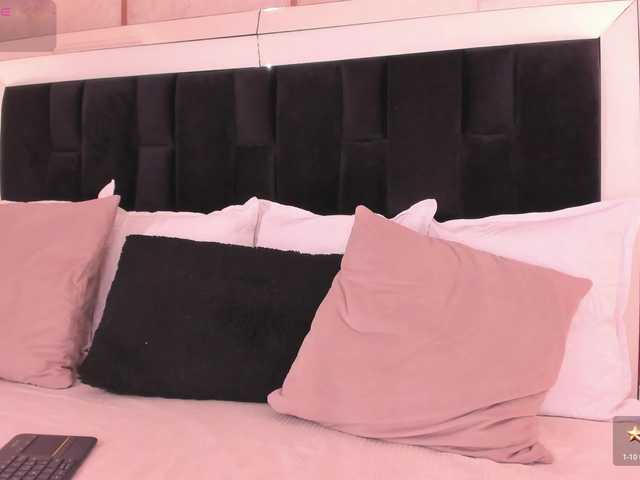 CrystalRose1 live cam preview