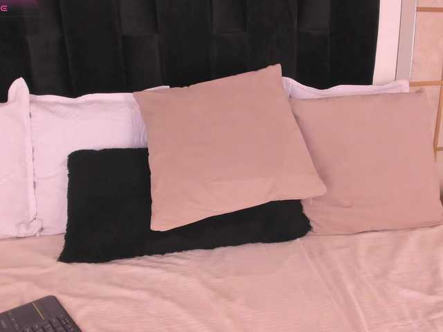 CrystalRose1 live webcam show
