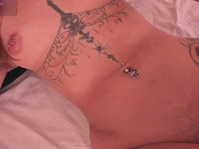 CrystalRose1 live cam on BongaCams