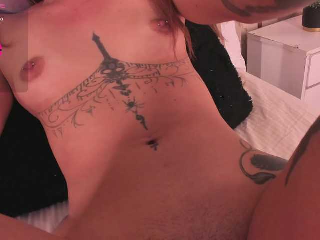 CrystalRose1 live cam on BongaCams