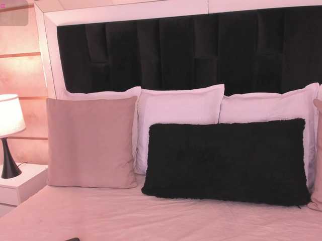 CrystalRose1 live cam on BongaCams