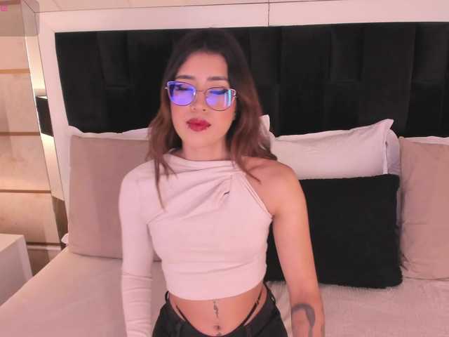 CrystalRose1 live webcam show