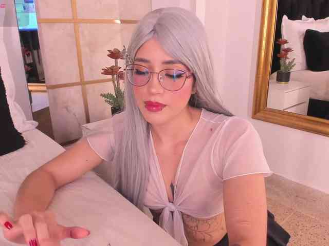 CrystalRose1 webcam