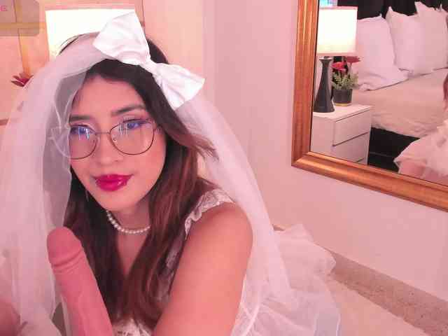 CrystalRose1 webcam