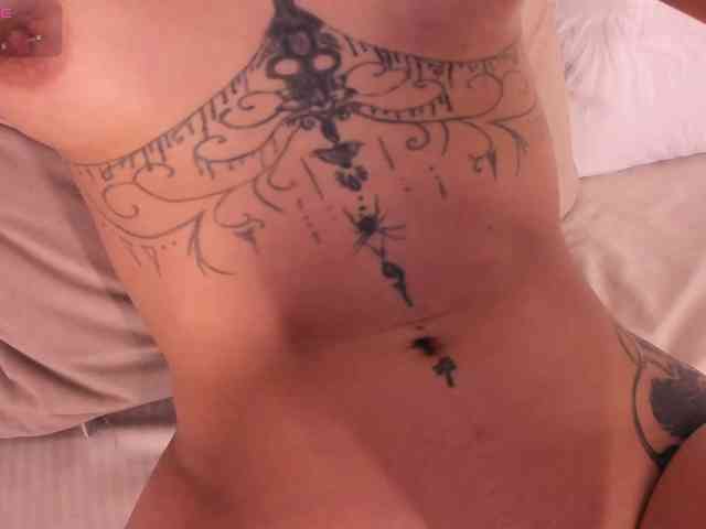 CrystalRose1 webcam