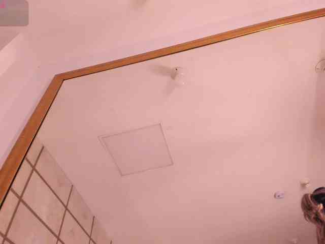 CrystalRose1 webcam