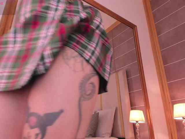 CrystalRose1 webcam