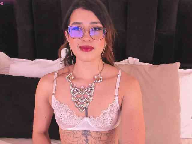 CrystalRose1 webcam
