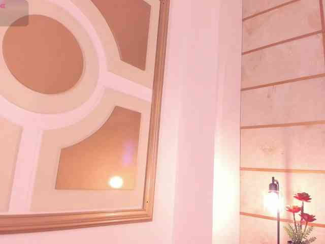 CrystalRose1 webcam