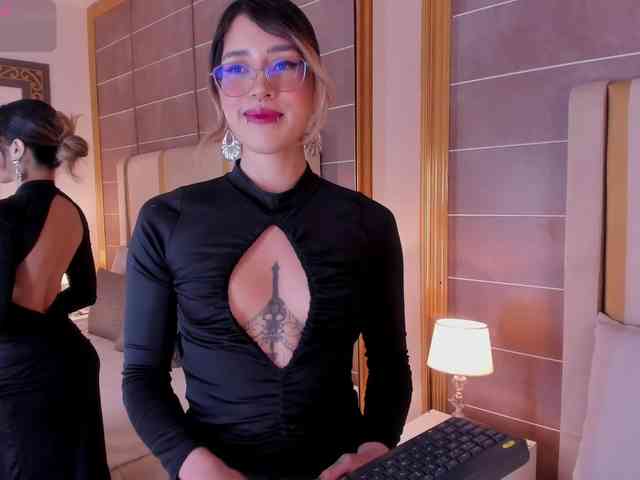 CrystalRose1 webcam