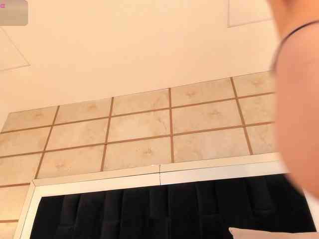 CrystalRose1 webcam
