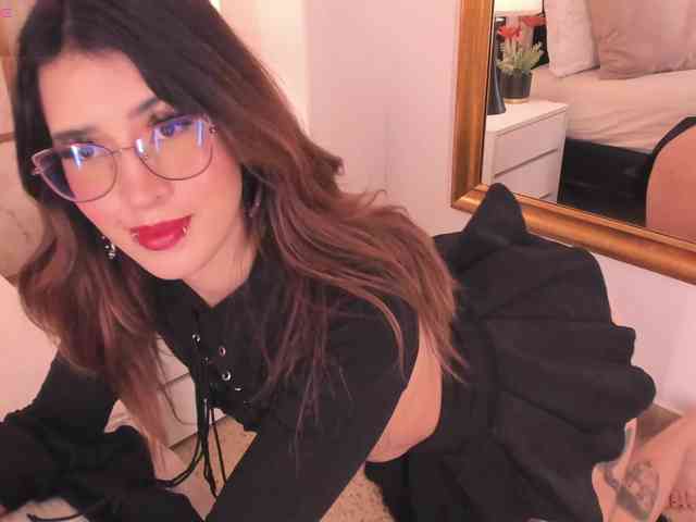 CrystalRose1 webcam