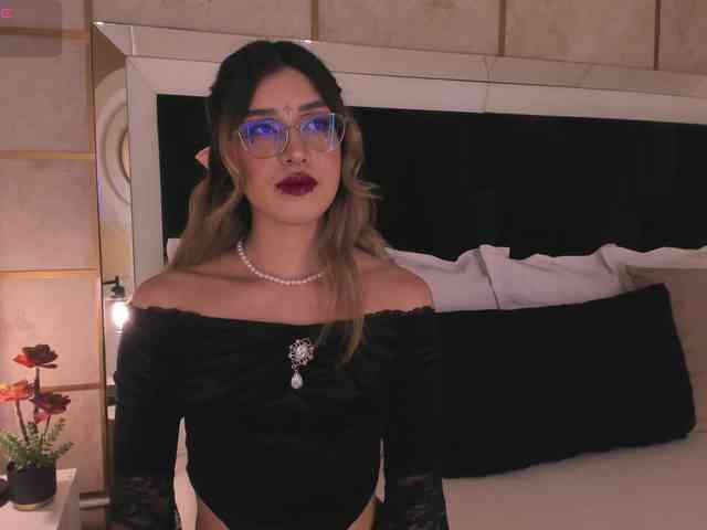 CrystalRose1 webcam