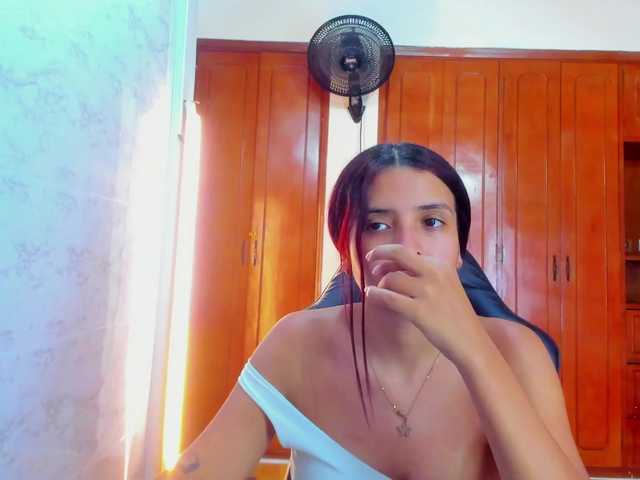 LucySkinny live cam on BongaCams