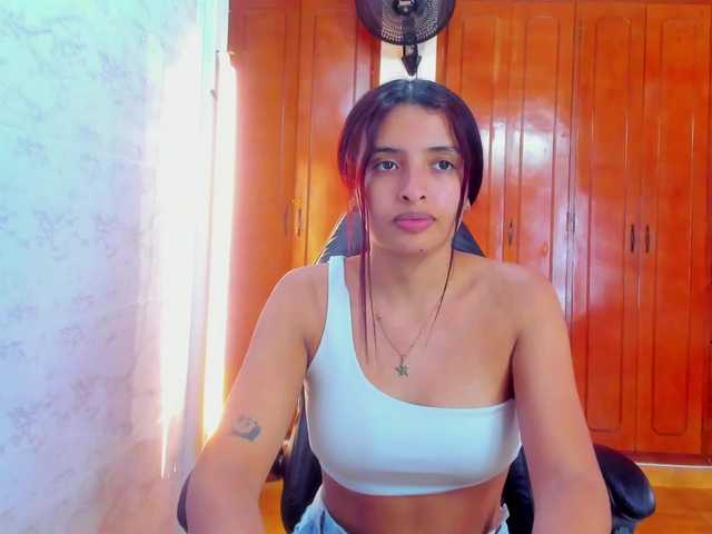 LucySkinny live cam on BongaCams