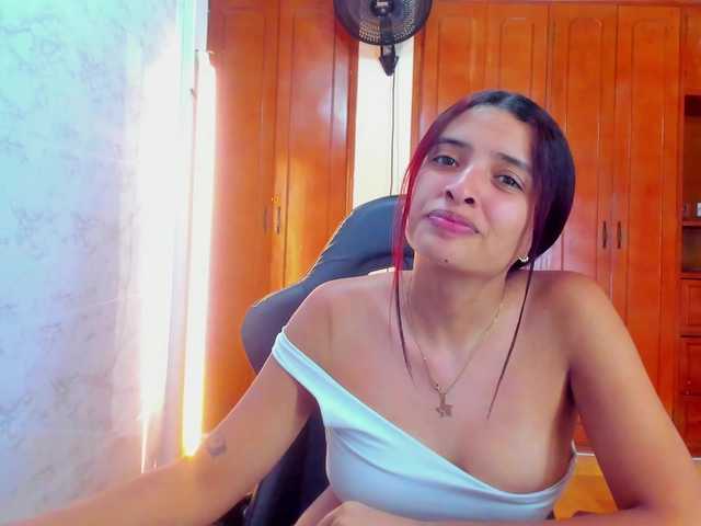LucySkinny live cam on BongaCams