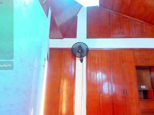 LucySkinny webcam