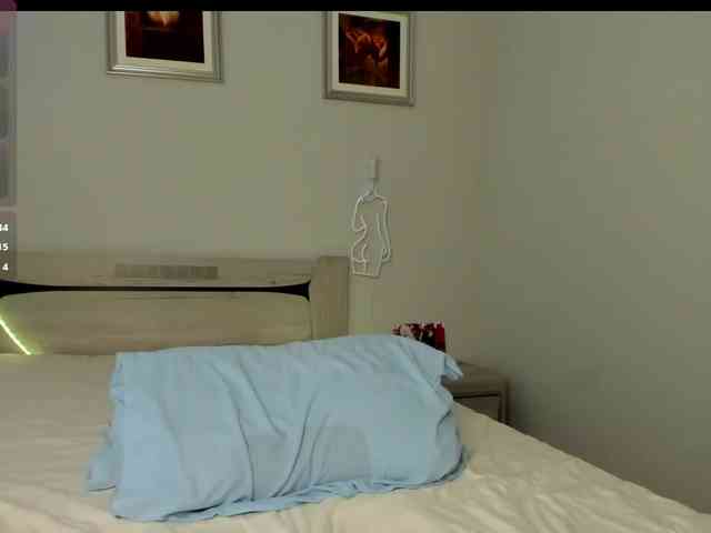 TessaAurora webcam