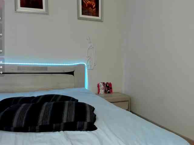 TessaAurora webcam