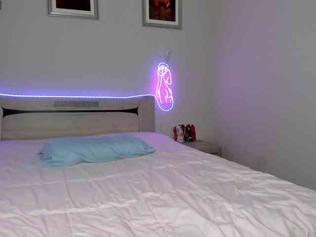 TessaAurora webcam