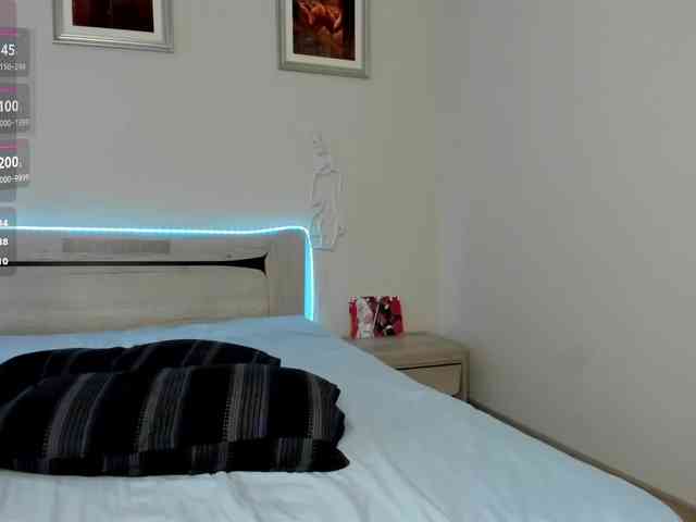 TessaAurora webcam